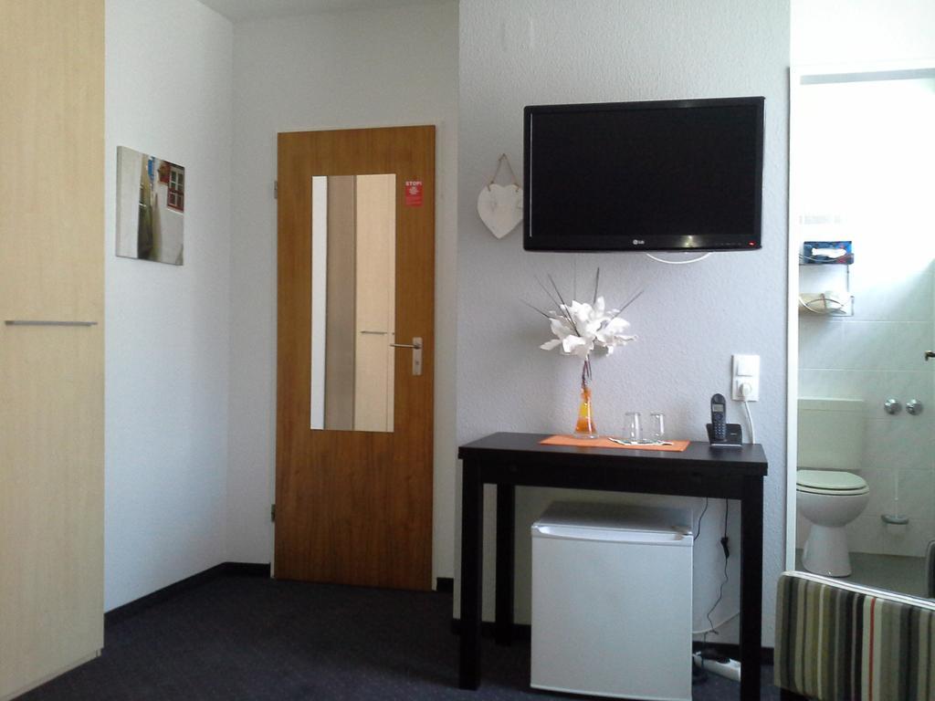 Haus Mariandl Hotel ดุสเซลดอร์ฟ ห้อง รูปภาพ